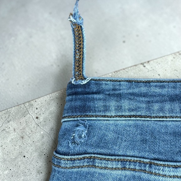 Judy Blue Straight Fit Distressed Released Hem Jeans Blue Womens Size 11/30 Used - Picture 8 of 12